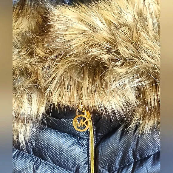 NWOT - Women's Michael Kors Down Filled Vest With Detachable Faux Fur Hood - XL - Picture 2 of 15